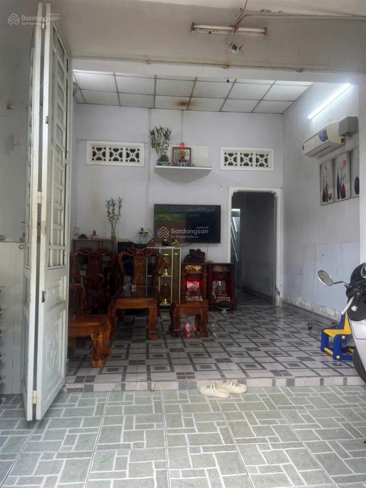 Nhà đẹp sát vách đường trung đông 7 shr, giá 2.7 tỷ