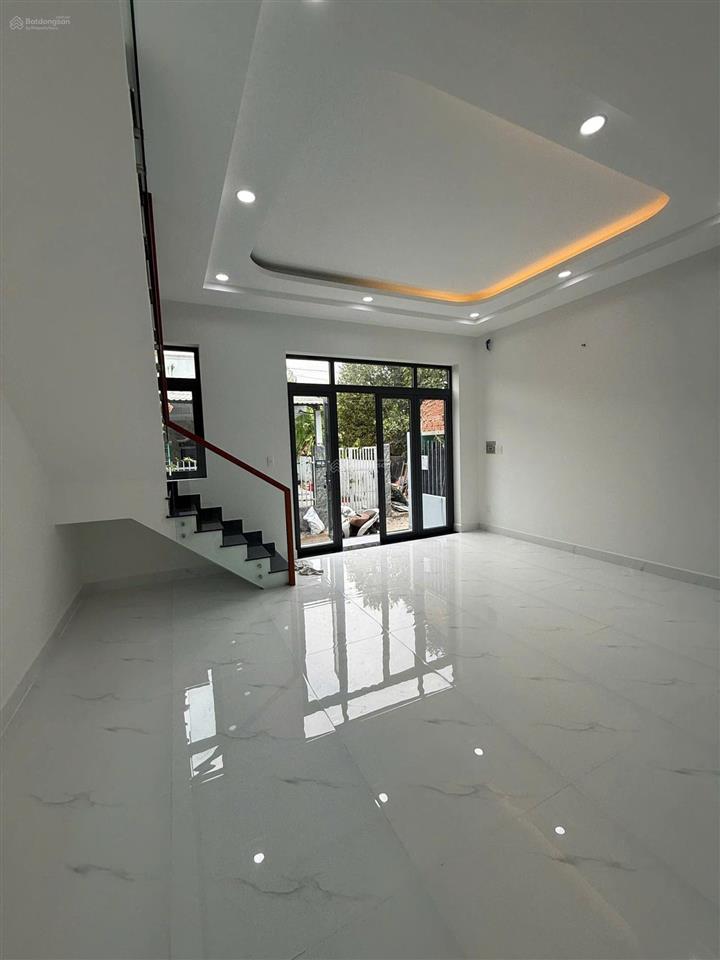3. 3 tỷ  nhà 2 tầng  shr  đường lê thị lơ, hóc môn