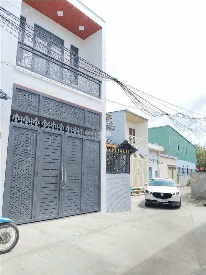 5.6 tỷ  hẻm xe tải  ngang gần 8m  gần chợ hóc môn