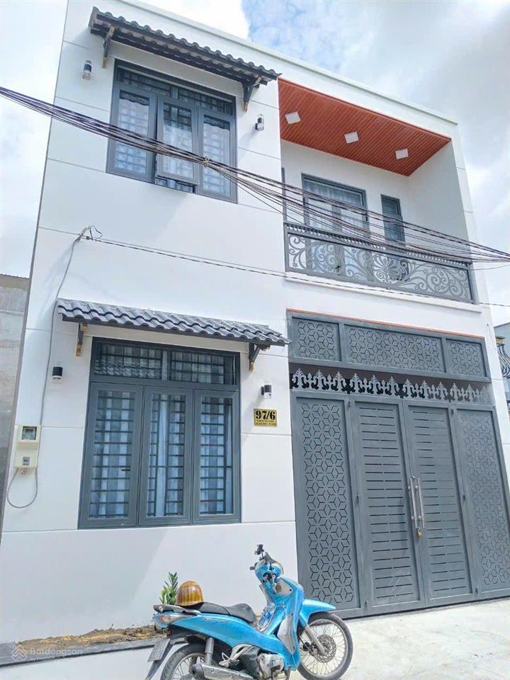 5.6 tỷ  hẻm xe tải  ngang gần 8m  gần chợ hóc môn