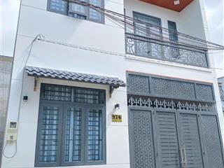 5.6 tỷ  hẻm xe tải  ngang gần 8m  gần chợ hóc môn