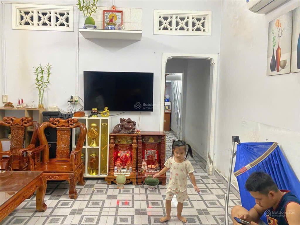Nhà gác lửng shr giá 2,7 tỷ tl