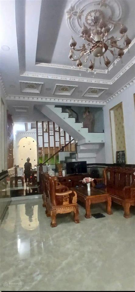Bán nhà đúc 2 lầu ngay ngã tư nước đá, thới tam thôn, hóc môn  giáp quận 12  giá 4.4 tỷ