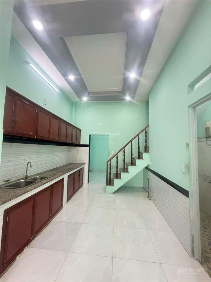 Bán nhà ấp 2 xuân thới thượng  hẻm ô tô  trệt lầu  3pn  giá 2 tỷ 90 triệu tl