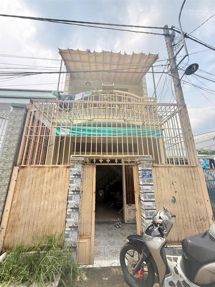 2,8 tỷ  nhà trệt lầu  hẻm ô tô  gần trường lý thường kiệt  thới tam thôn đông thạnh, hóc môn