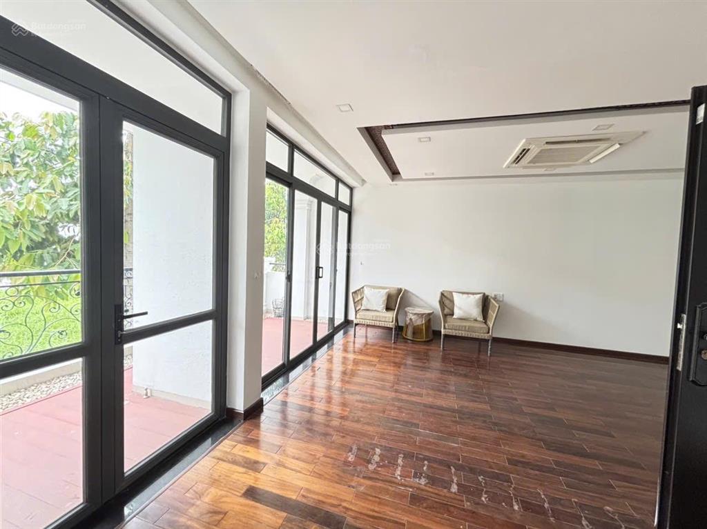 Chính chủ cho thuê biệt thự ngang 9 dài 18, gồm 10 phòng nội thất mới đẹp chưa sử dụng. giá vnd85tr