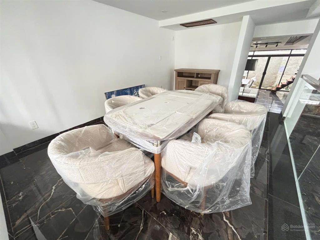 Chính chủ cho thuê biệt thự ngang 9 dài 18, gồm 10 phòng nội thất mới đẹp chưa sử dụng. giá vnd85tr