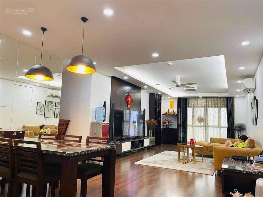 Bán căn góc 154m 3pn 2wc mulberry lane giá 9,2 tỷ có thương lượng.  0982 942 ***
