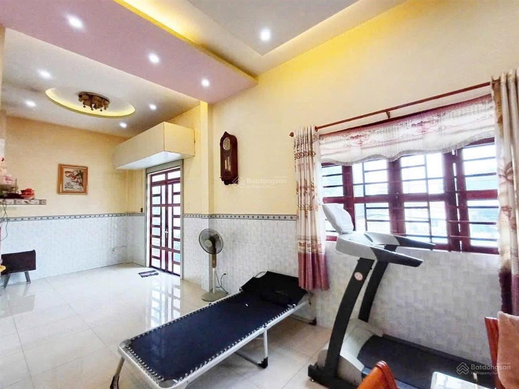 Bán mặt tiền linh trung, sát kha vạn cân