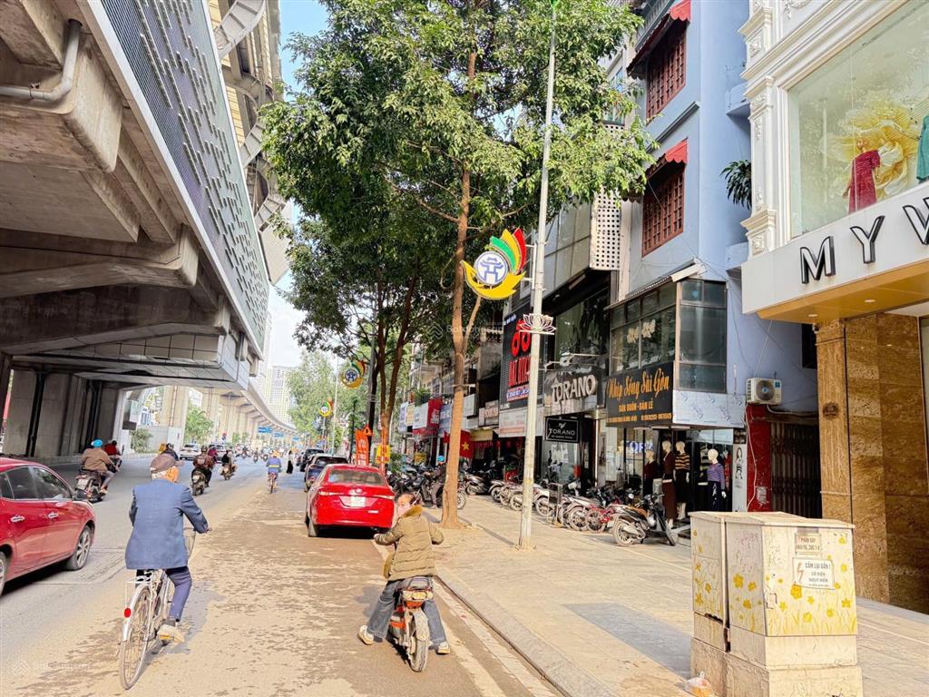 Cho thuê nhà 3 tầng phố quang trung, hà đông giá 11 tr