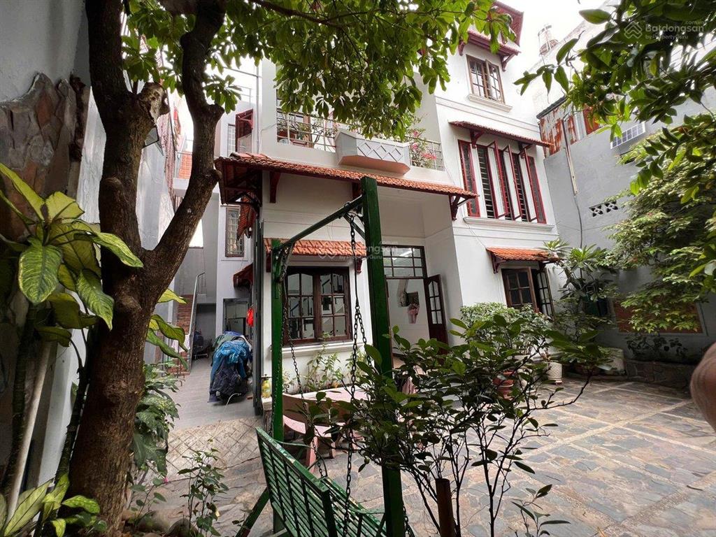 Ô tô đậu trong sân, biệt thự đường hồng lạc, p.10, tân bình, 162m2, 3 lầu, giá chào 18.3 tỷ