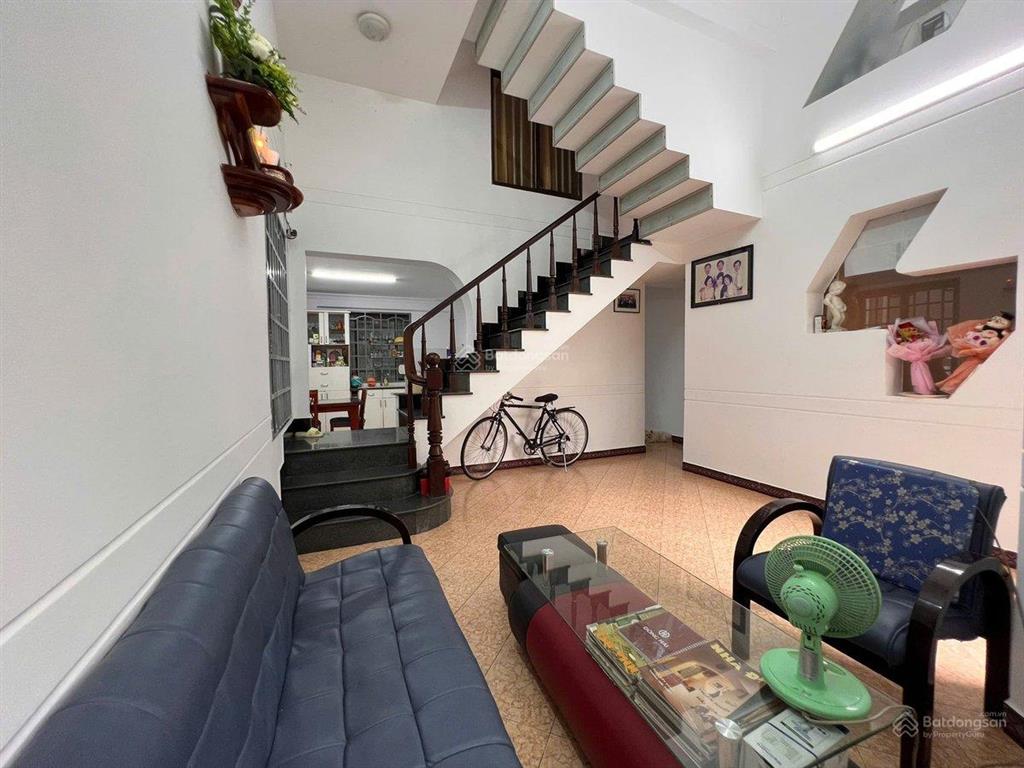 Ô tô đậu trong sân, biệt thự đường hồng lạc, p.10, tân bình, 162m2, 3 lầu, giá chào 18.3 tỷ