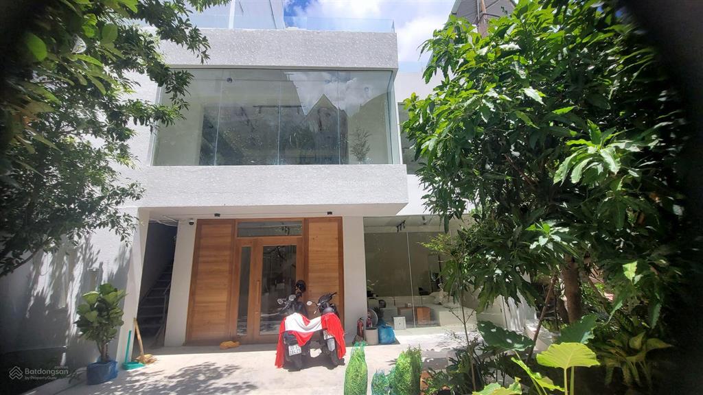 Bán nhà 600m2 tại đường út tịch, p4, tân bình  giá chào 130 tỷ