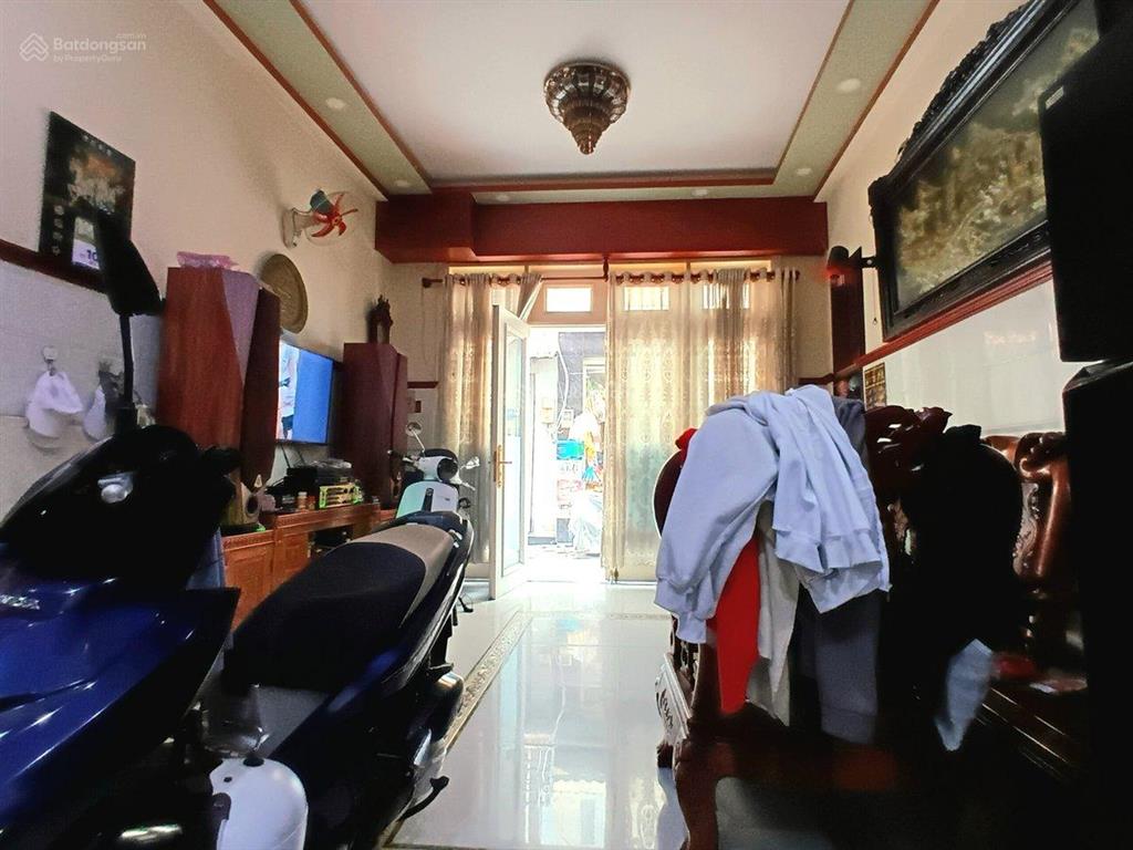 Bán nhà riêng tại hồng lạc, .10,tân bình 6,3 tỷ,35m2,3 tấm (gần chung cư bàu cát)