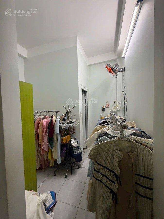Bán nhà hxh đường lạc long quân,p10,tân bình 30m2,4 tầng giá chào 6.350 tỷ
