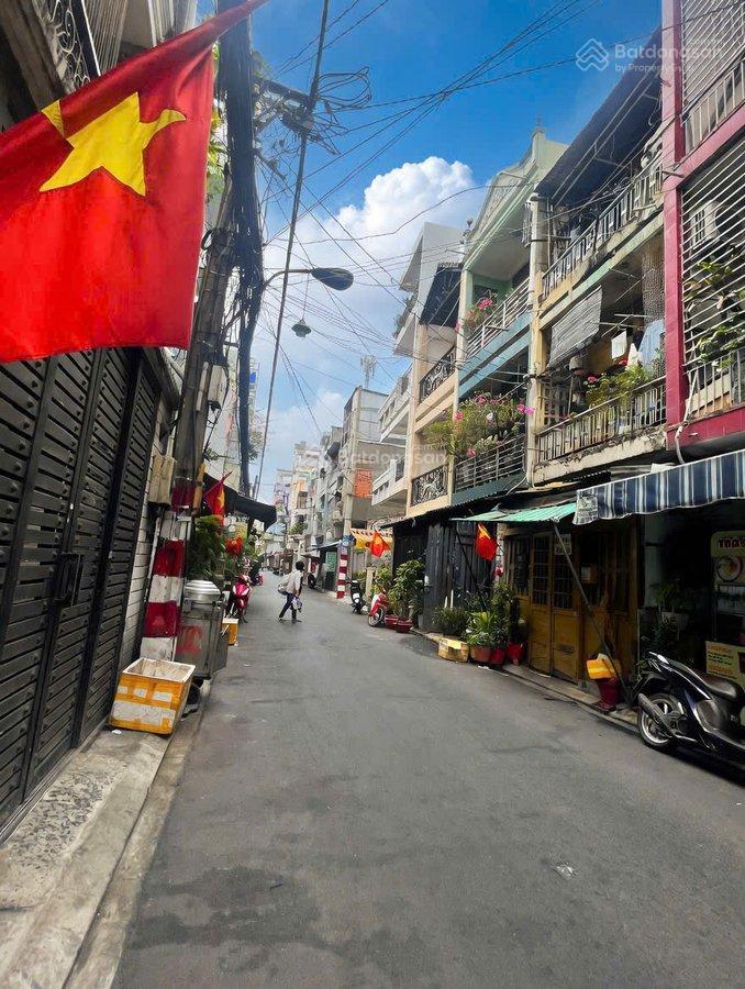 Mặt tiền nguyễn thanh tuyền,p2,tân bình,65m2 ,3 tầng giá 13.5 tỷ