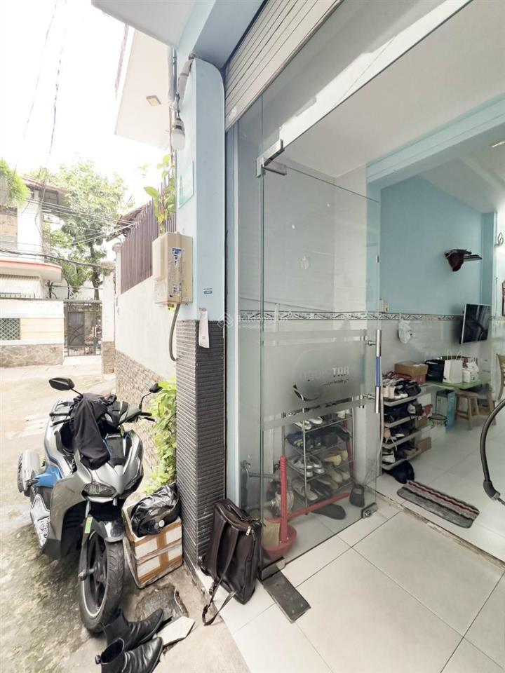Bán nhà quận tân bình  đường đất thánh,p.6  giá chỉ 5.5 tỷ