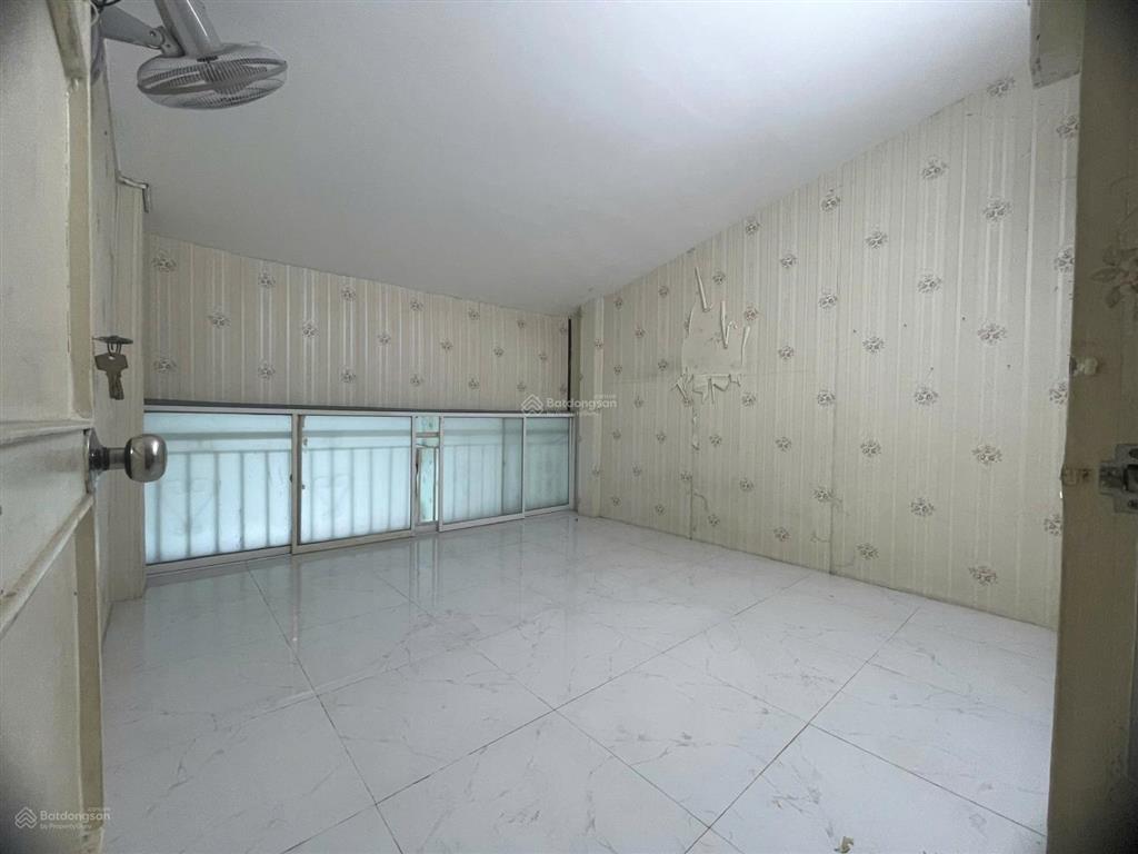 Bán nhà đường âu cơ, p.10 tân bình, 64m2, 1 trệt, 1 lửng giá chào 6 tỷ