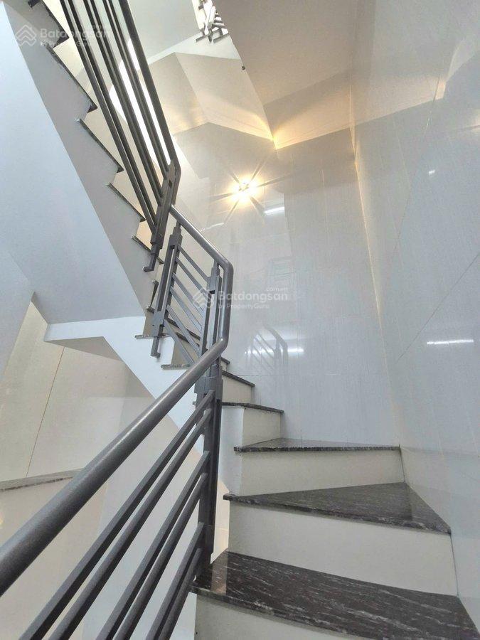 Nhà hẻm 4m đường ni sư huỳnh liên, phường 10, tân bình, 40m2, 4 tầng, giá 5.6 tỷ
