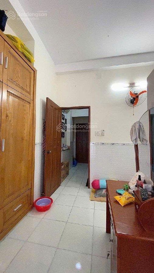 Nhà 6,5 tỷ gần phố ẩm thực nguyễn nhữ lãm, p. phú thọ, tân phú 40m², 3 tầng.