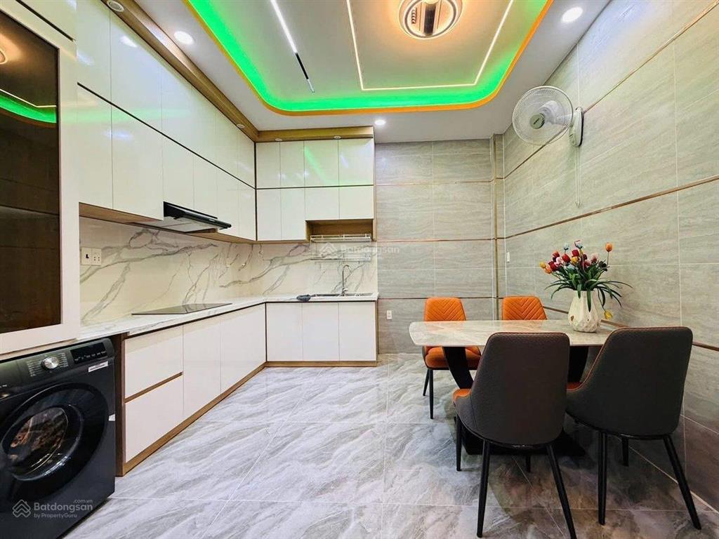 Nhà mới 100% full nội thất quận tân bình 68m2, 3 lầu giá chào 7,2 tỷ