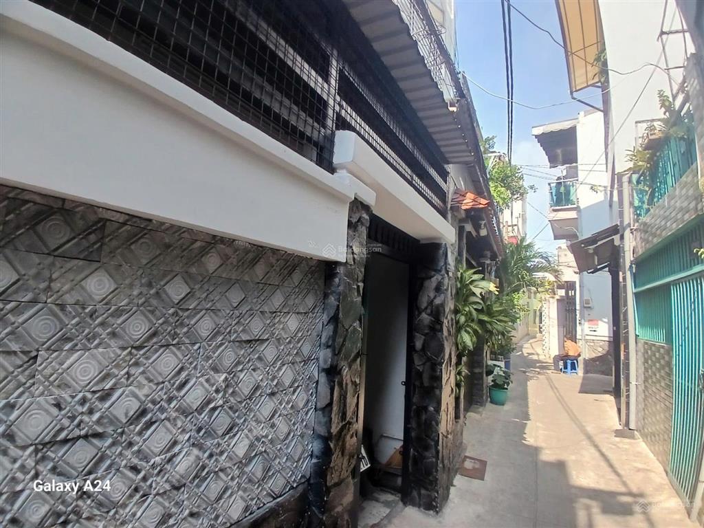Nhà gần chợ phạm văn hai, p.3, tân bình 60m2, 3 lầu giá chào 7.9 tỷ