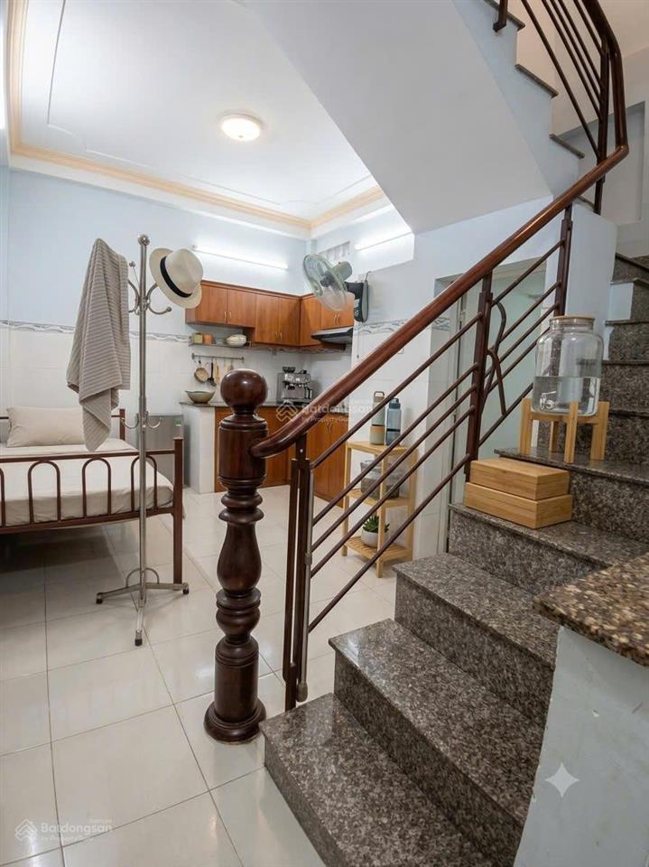 Nhà ngay khu chợ vải phú thọ hòa, tân phú 40m2, 3 lầu giá chỉ 5,5 tỷ