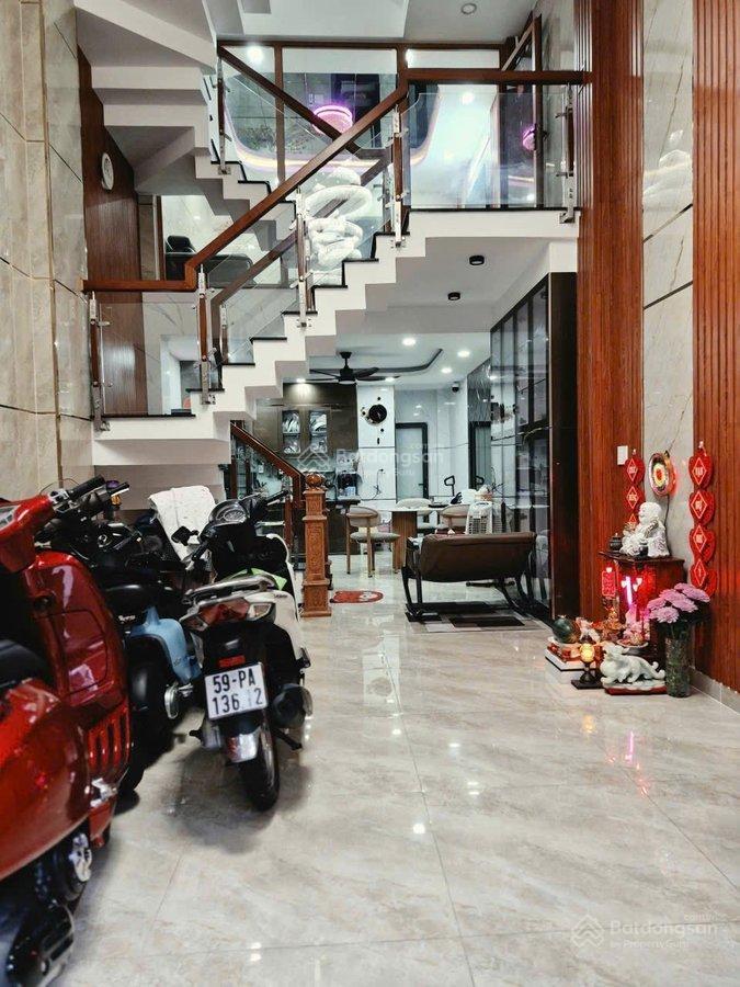 Hxh thông gần ngay siêu thị aeon tân phú, 48m2, 5 tấm giá chỉ 8 tỷ