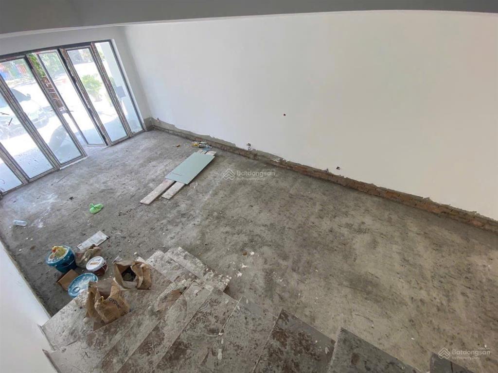 Bán căn nhà thô shophouse mỹ gia gói 8 trục chính rộng 18m hướng đông nam