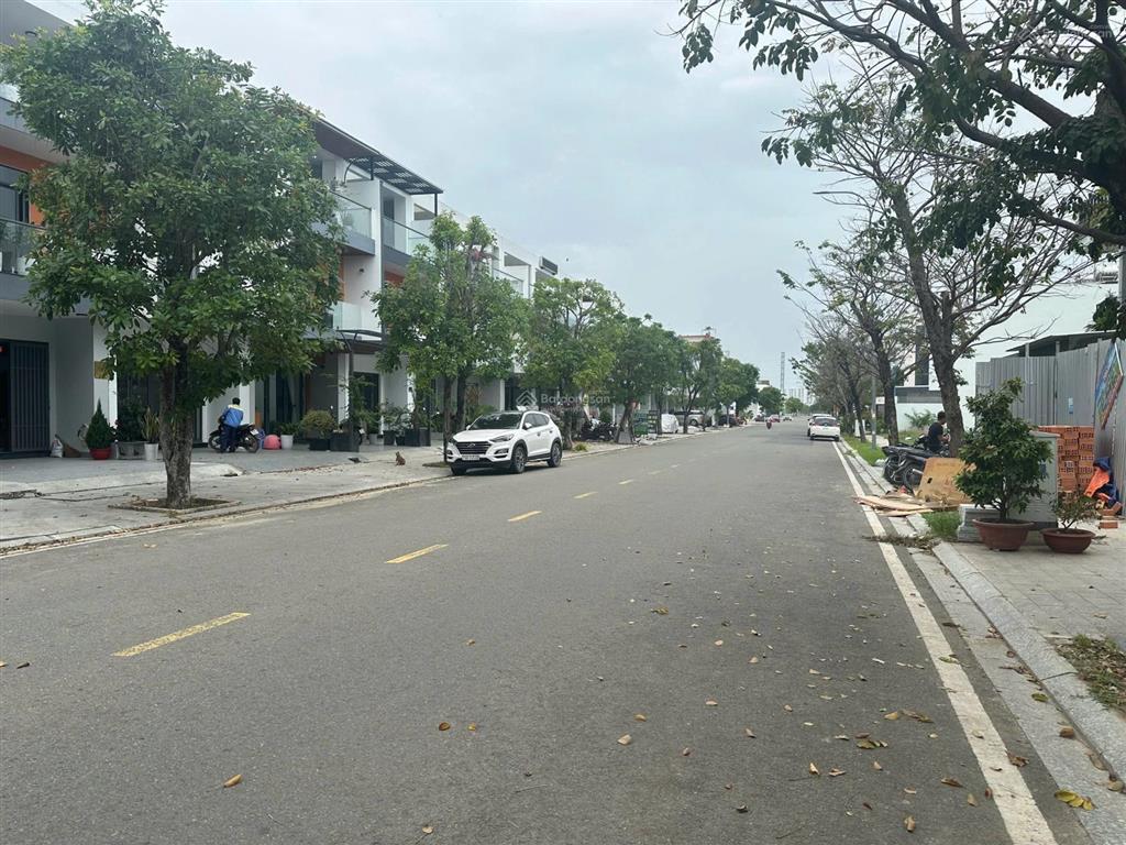 Bán căn nhà thô shophouse mỹ gia gói 8 trục chính rộng 18m hướng đông nam