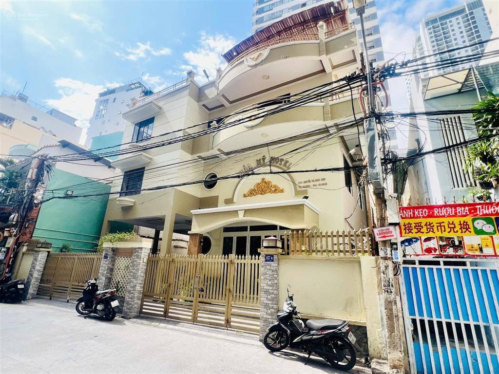 Bán đất nở hậu tặng khách sạn phố tây  cách biển vài bước chân