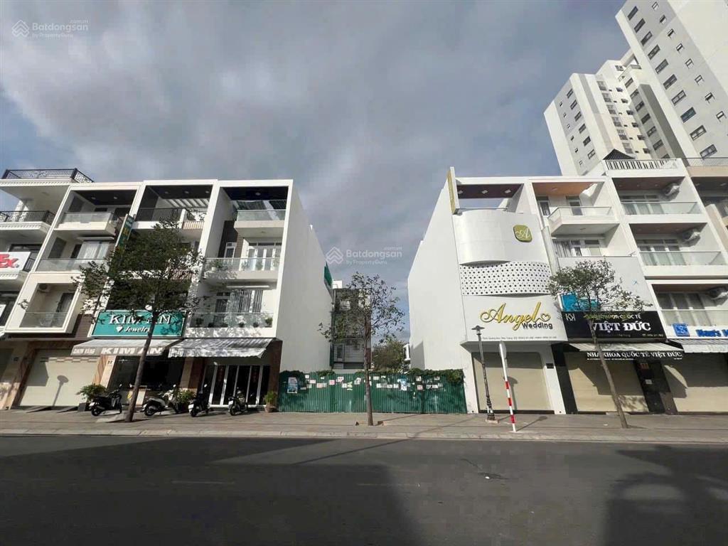 Bán lô cặp sạch đẹp  mặt tiền a4 thích quảng đức  kđt vcn phước hải, nha trang