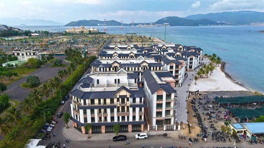 Độc quyền chuyển nhượng căn góc xẻ khe vinhomes pearl bay nha trang