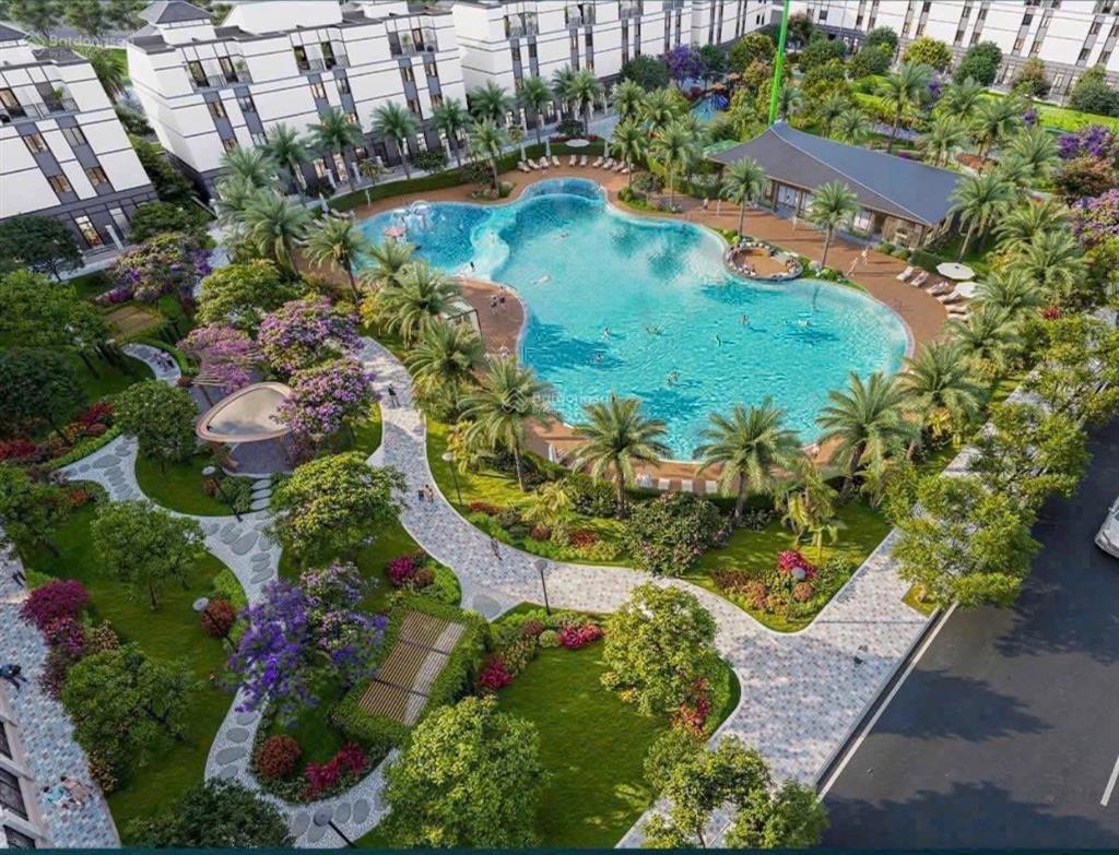 1 căn hiếm có  giá hời hàng còn sót lại  giá 10tỷ300 cạnh căn góc,gần công viên hồ bơ