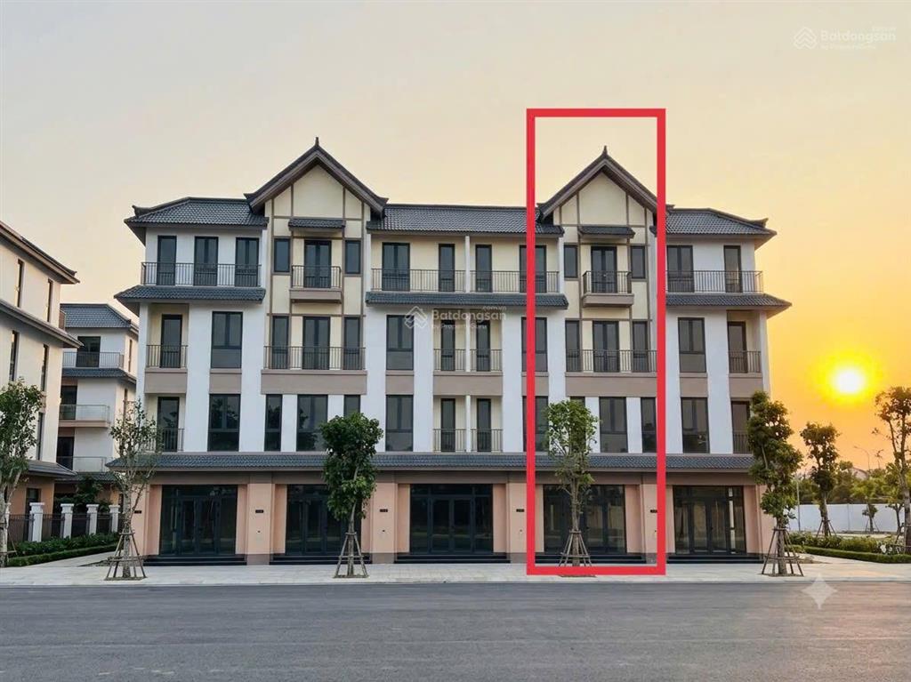 1 căn hiếm có  giá hời hàng còn sót lại  giá 10tỷ300 cạnh căn góc,gần công viên hồ bơ