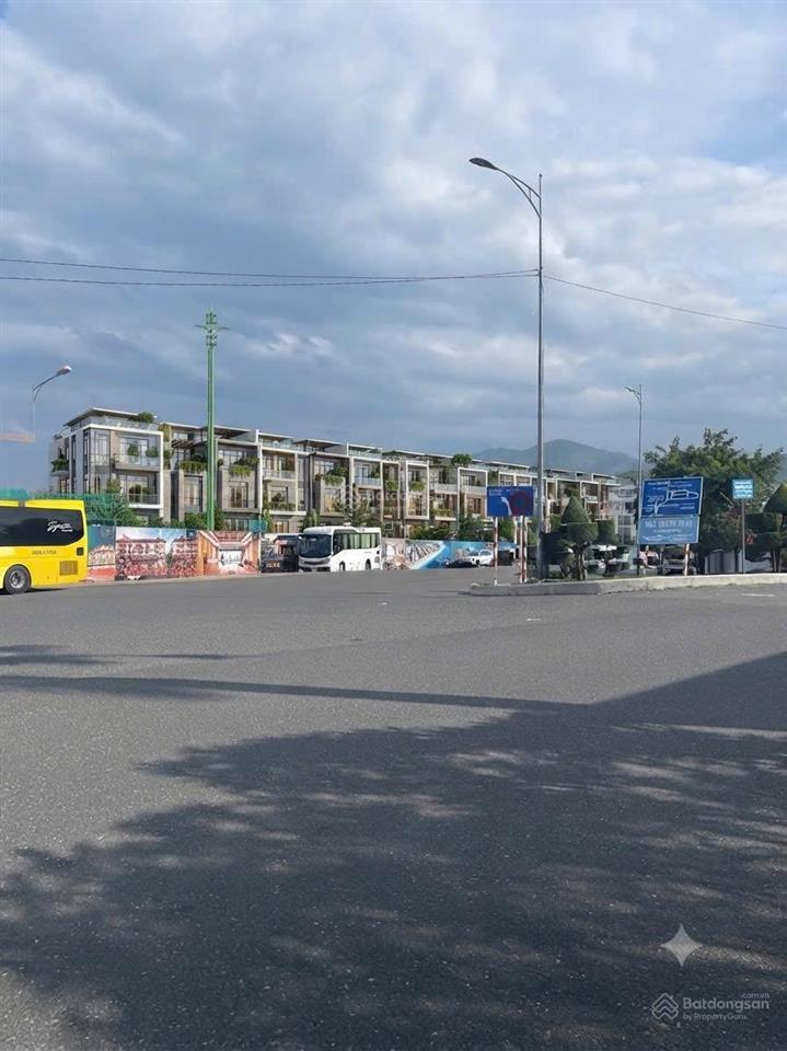 Mặt tiền trần phú vinhomes pearl bay  mặt tiền sau công viên & hồ bơi