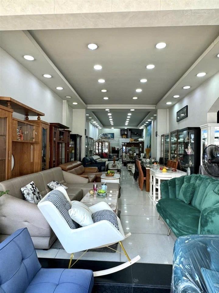 Kẹt tiền bán gấp nhà mặt tiền hậu giang q6, kinh doanh sầm uất