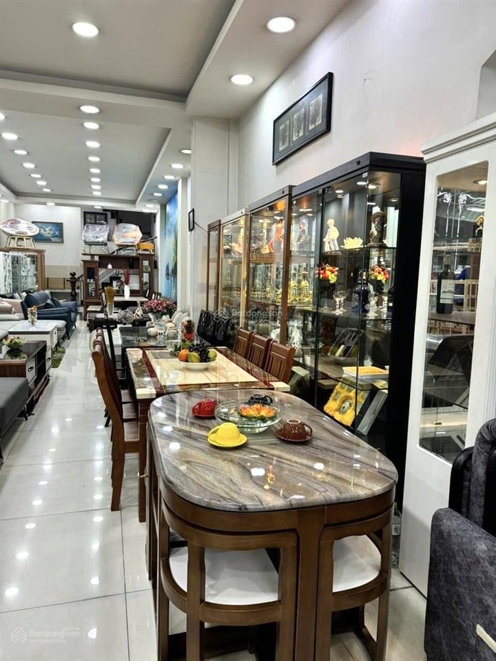Kẹt tiền bán gấp nhà mặt tiền hậu giang q6, kinh doanh sầm uất