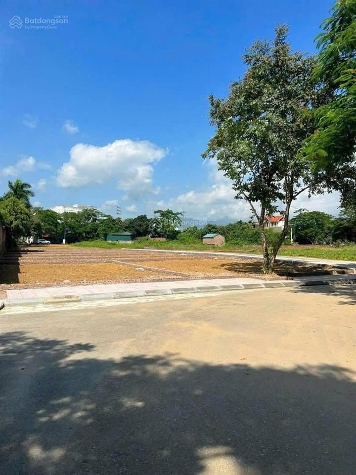 Bán gấp trước tết lô đất đẹp tại vai réo phú cát  vùng lõi cnc hòa lạc