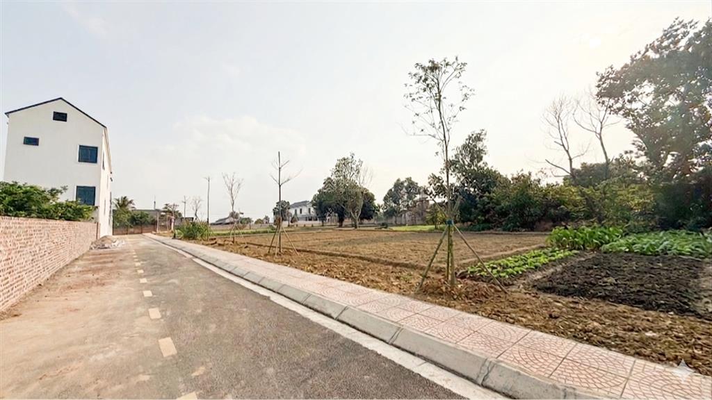 Hàng hiếm trục chính thôn 3 phú cát sát quỹ đất trường đại học đường thông xe tải full thổ cư
