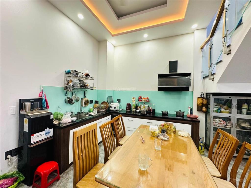 Cạnh vihome bán nhà 3 tầng mặt tiền đường 90m2 chỉ nhỉnh 5ty
