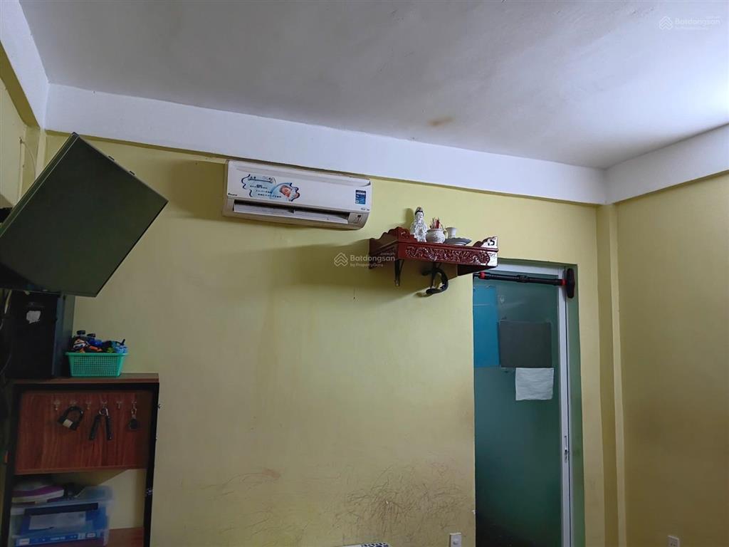 Chính chủ gửi bán căn hộ 44m2, 2pn, 1wc chung cư lý văn phức q1. giá bán 2,88 tỷ còn tl. có sổ hồng