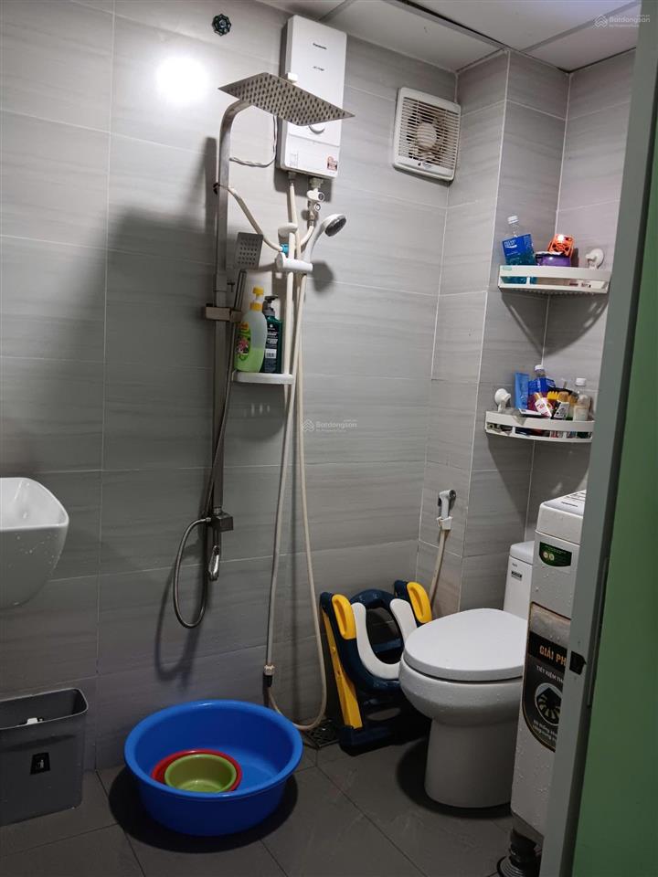 Chính chủ gửi bán căn hộ 44m2, 2pn, 1wc chung cư lý văn phức q1. giá bán 2,88 tỷ còn tl. có sổ hồng