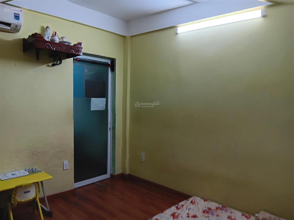 Chính chủ gửi bán căn hộ 44m2, 2pn, 1wc chung cư lý văn phức q1. giá bán 2,88 tỷ còn tl. có sổ hồng