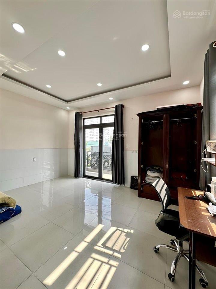 Mặt tiền lô góc kinh doanh đỉnh đường 20m có lề giảm giá mạnh 500tr giá mới 8.4