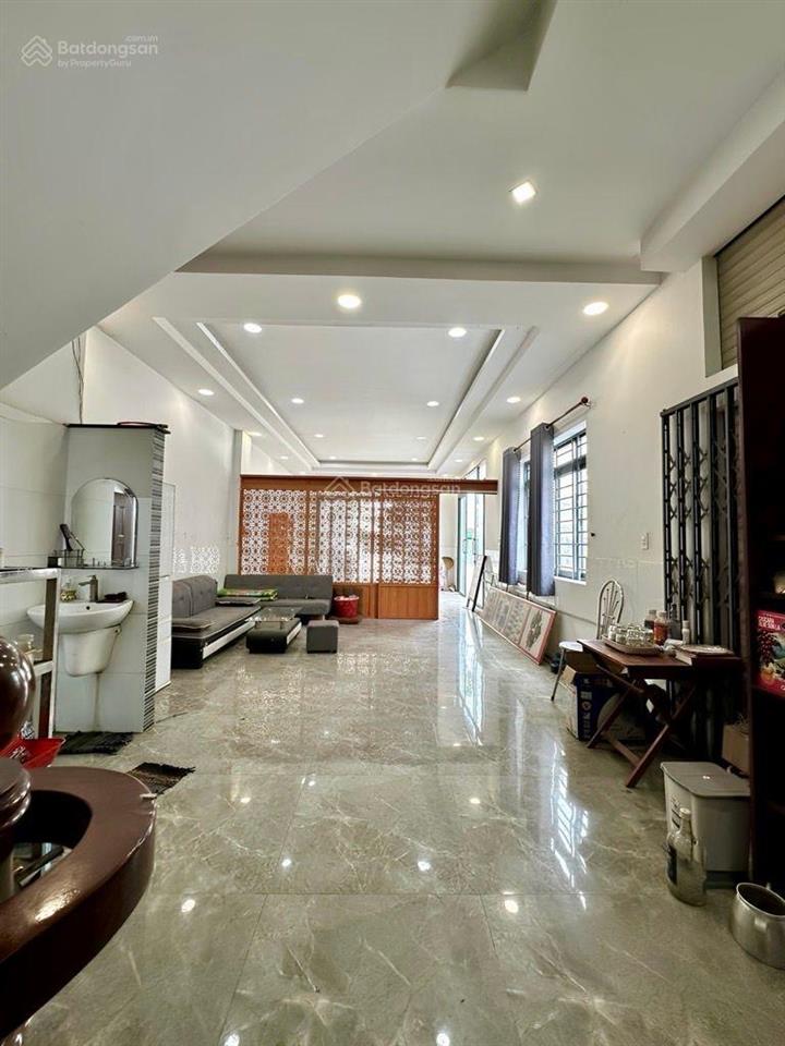 Mặt tiền lô góc kinh doanh đỉnh đường 20m có lề giảm giá mạnh 500tr giá mới 8.4
