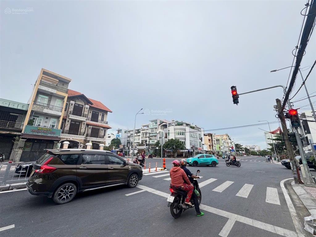 Gấp bán hạ giá tốt  mặt phố kdc nam hùng vương.  giảm sốc còn 9.4tỷ ngay lê cơ đư