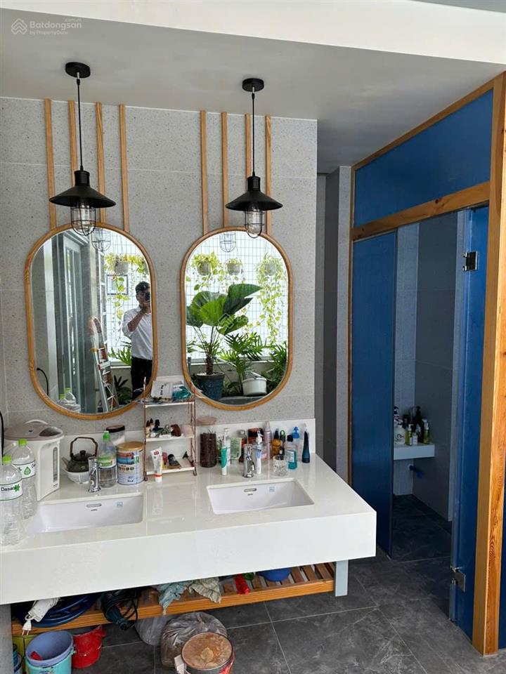 Biệt thự phú mỹ hưng q7. 8 x 18 3 lầu. giá tốt nhất 35 tỷ. đường 22 nguyễn lương bằng  0906 973 ***