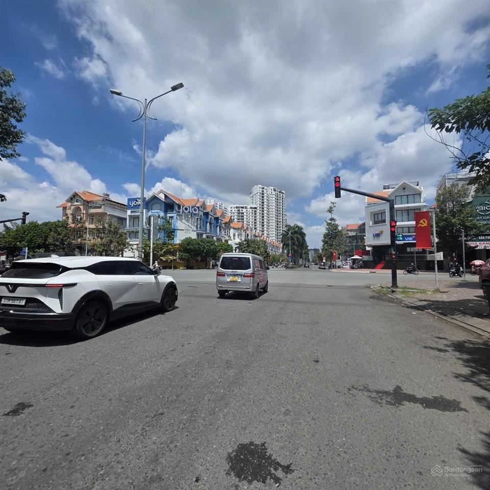 Cho thuê nhà mặt phố số 68, hoàng trọng mậu, 69 triệu, 468m2, view đẹp, uy tín