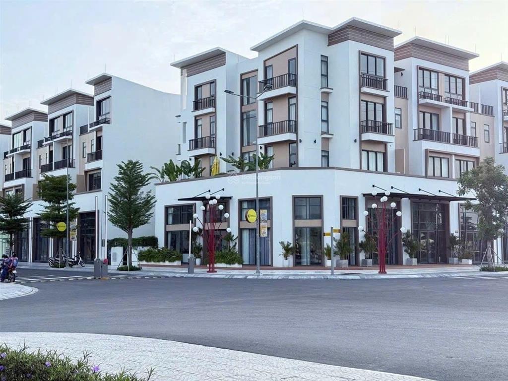 Cho thuê nhà mặt phố 826e tại t&t millennia city long hậu, 12x22m. 868m2 hoàn thiện cb. 99 triệu